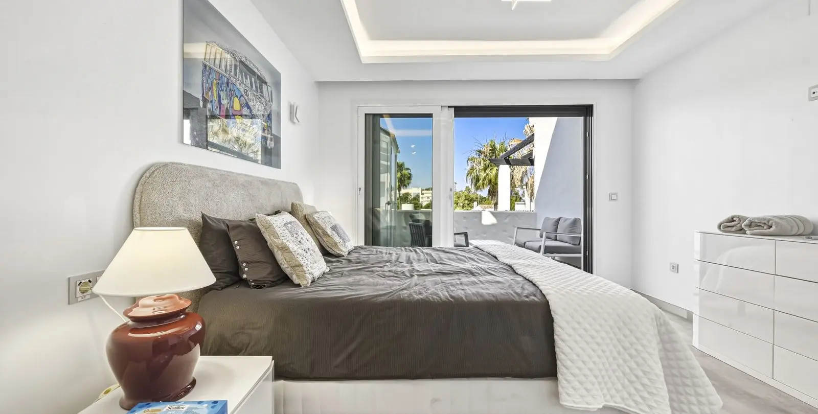 Продажа двухуровневого пентхауса в Puerto Banús 24
