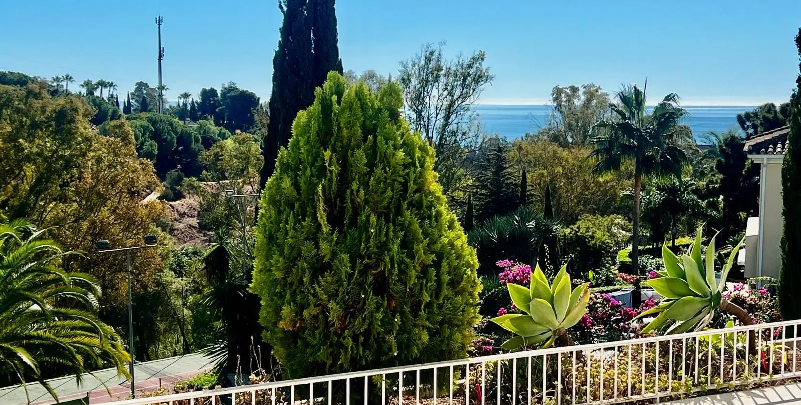 Sale of ground floor apartment in The Golden Mile 2
