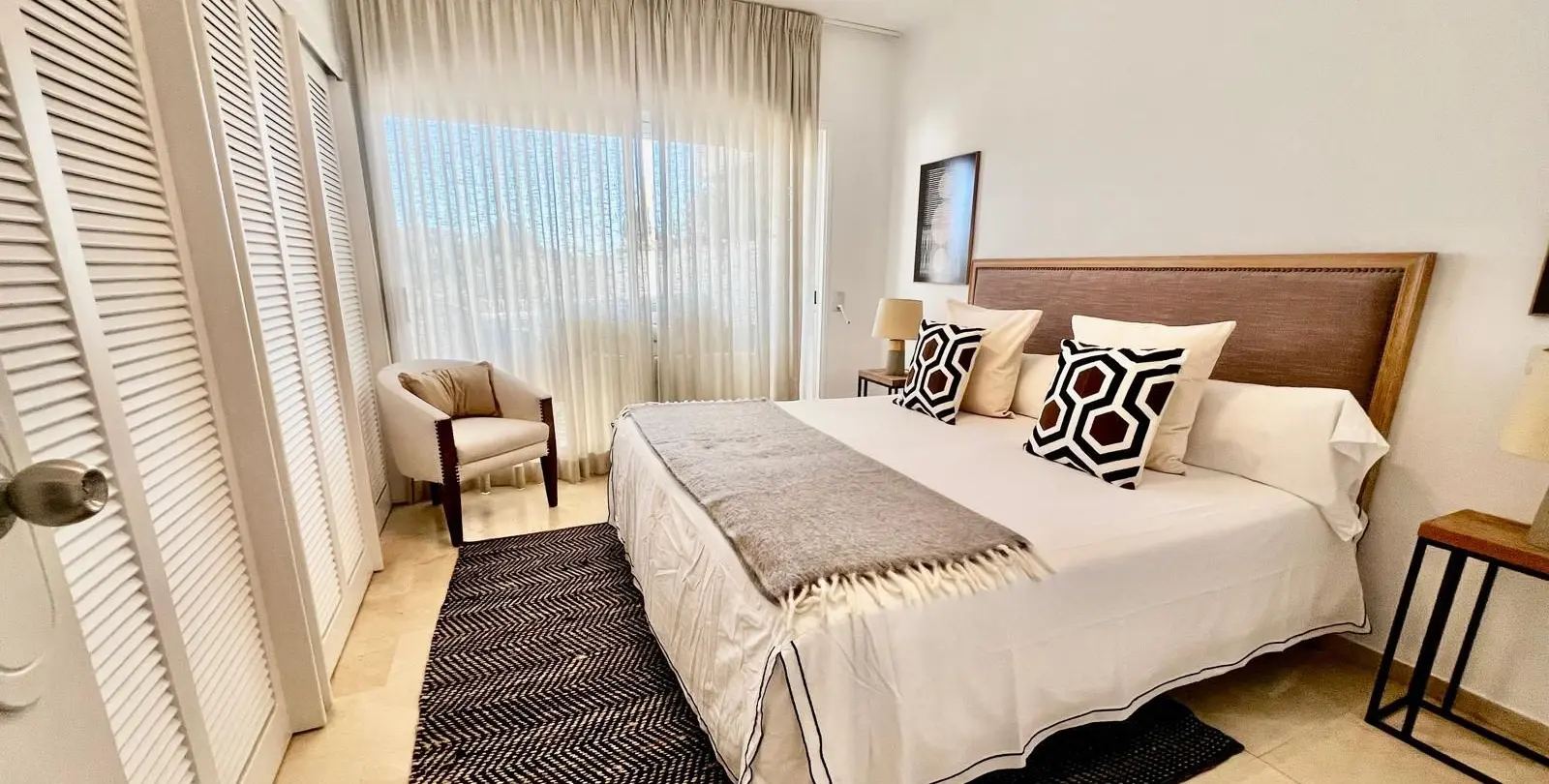 Sale of ground floor apartment in The Golden Mile 15
