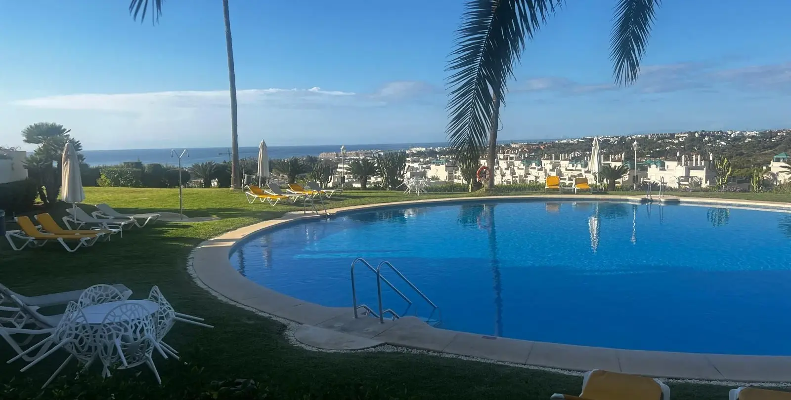Sale of ground floor apartment in The Golden Mile 24