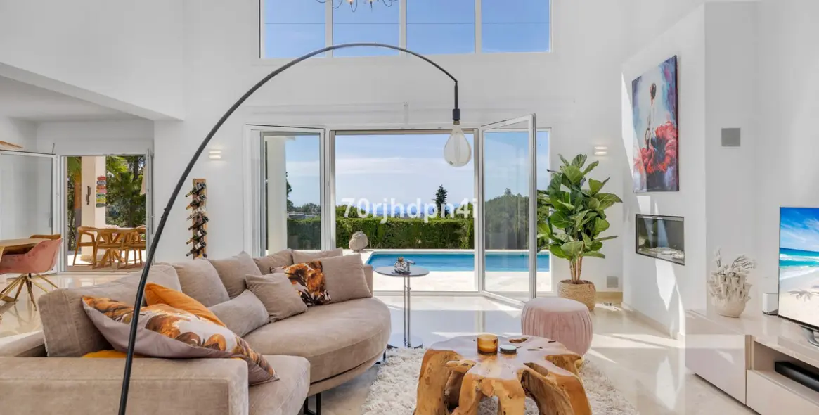 Sale of detached villa in Estepona 22