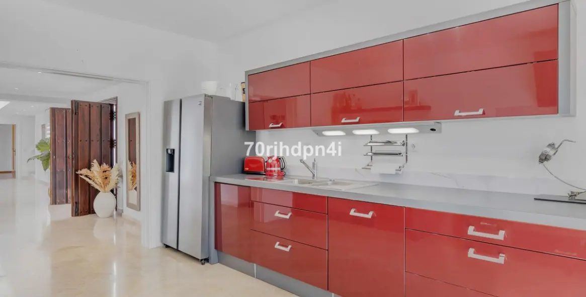 Sale of detached villa in Estepona 31