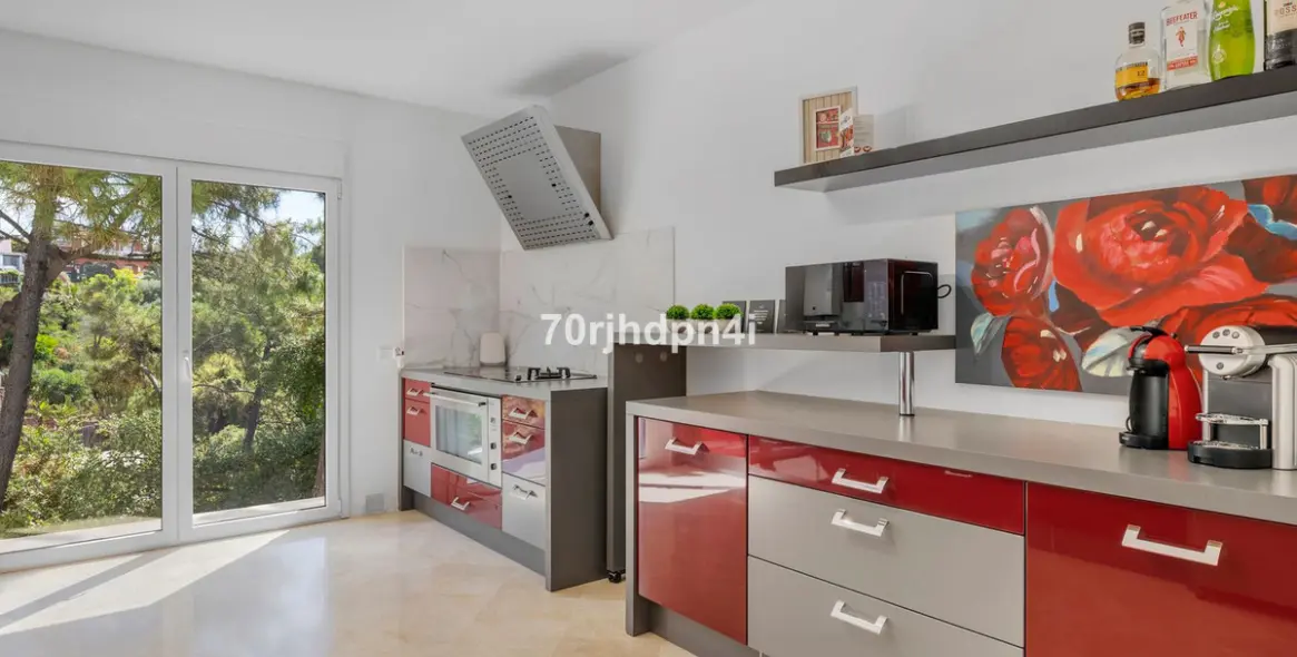 Sale of detached villa in Estepona 55