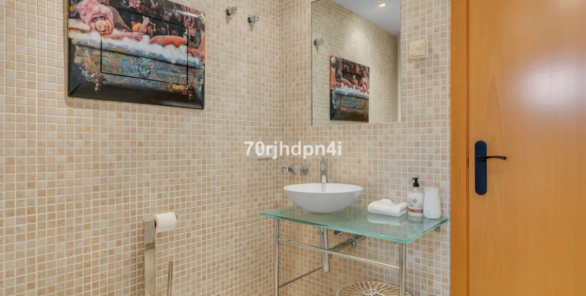 Sale of detached villa in Estepona 102