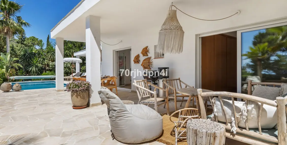 Sale of detached villa in Estepona 118