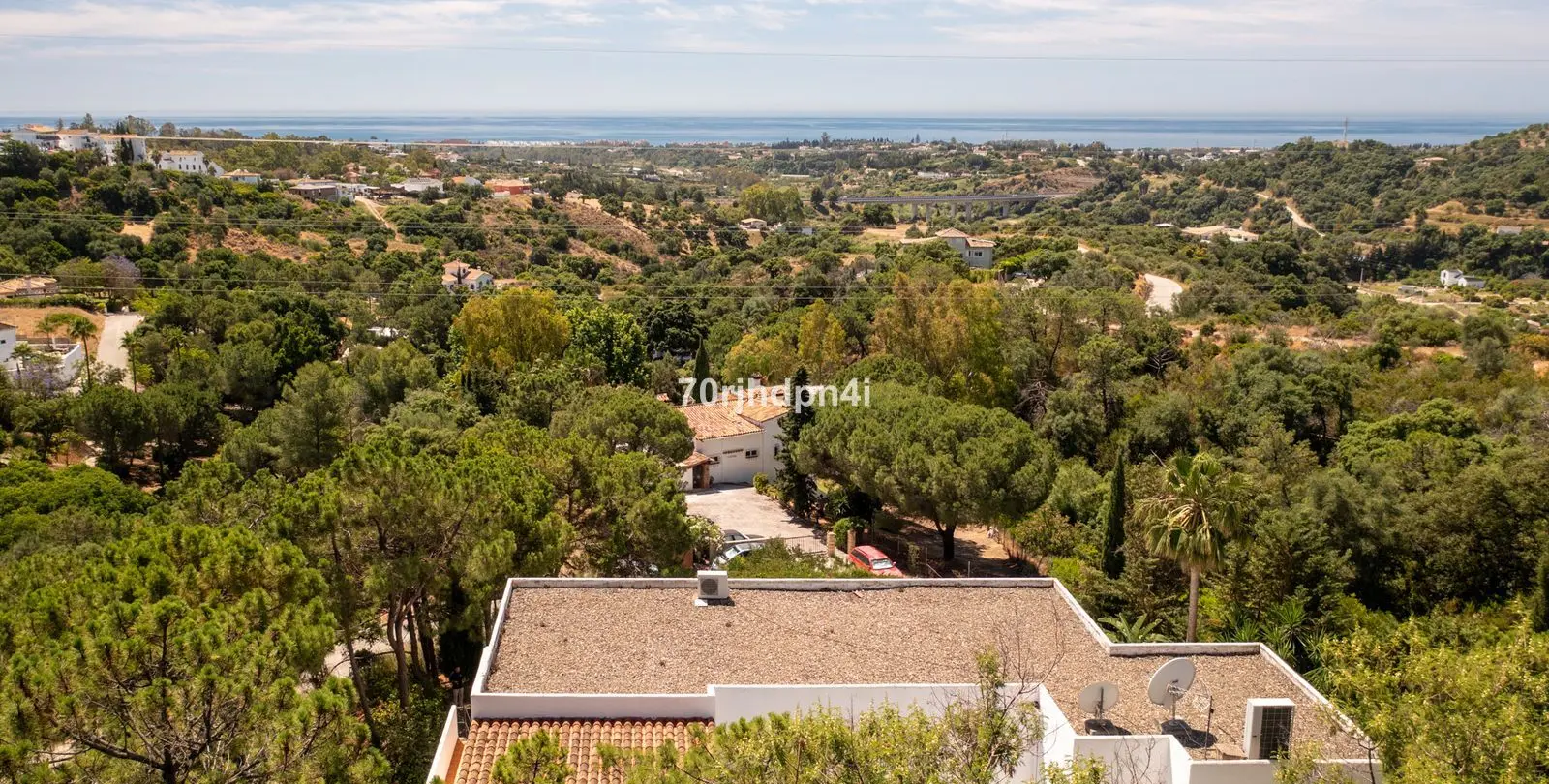 Продажа  отдельно стоящей виллы в Estepona 2