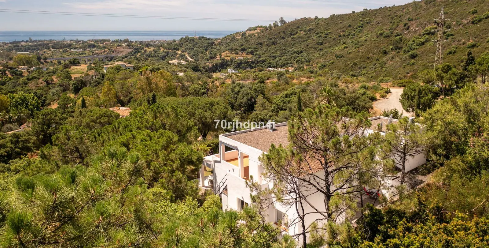 Продажа  отдельно стоящей виллы в Estepona 3