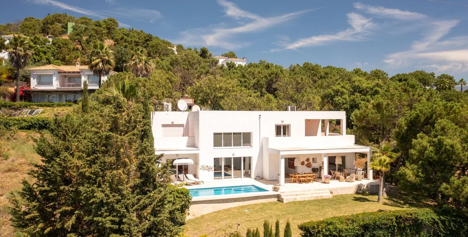 Продажа  отдельно стоящей виллы в Estepona 6