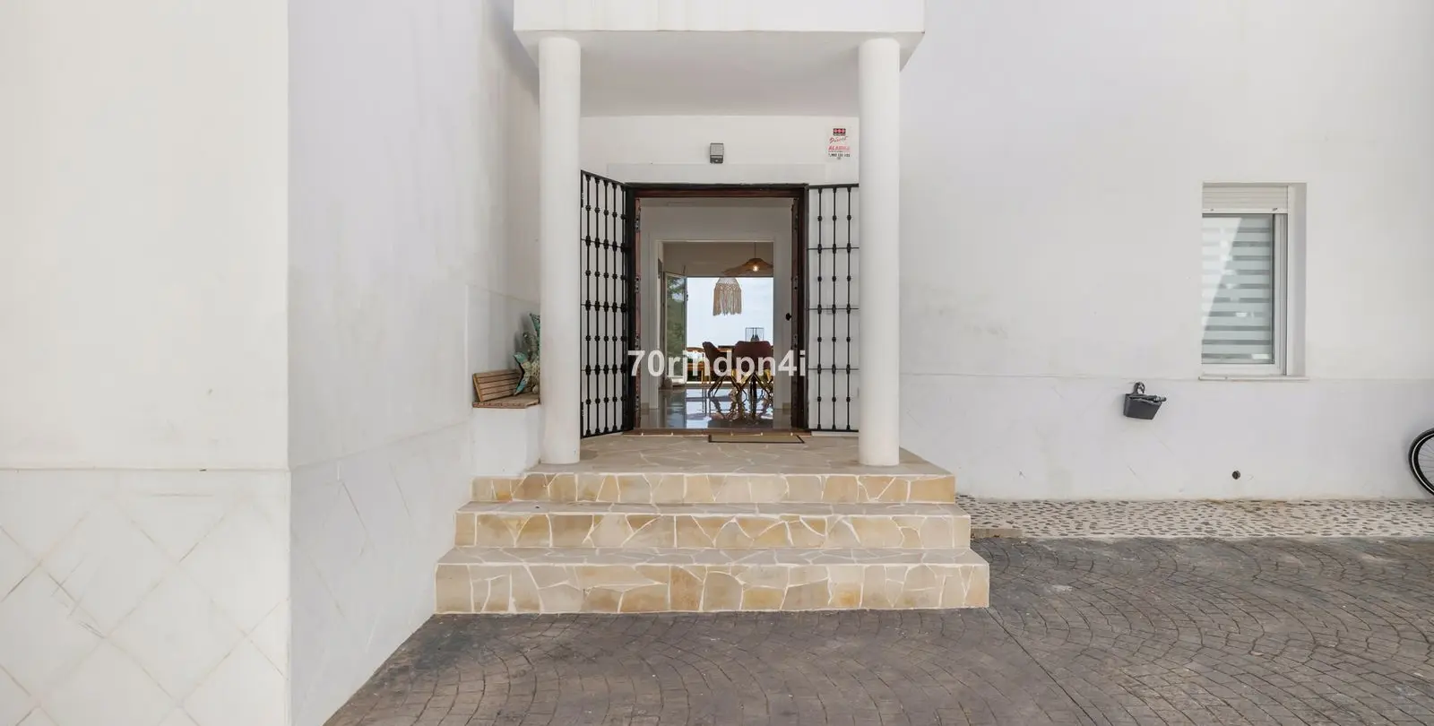 Продажа  отдельно стоящей виллы в Estepona 15