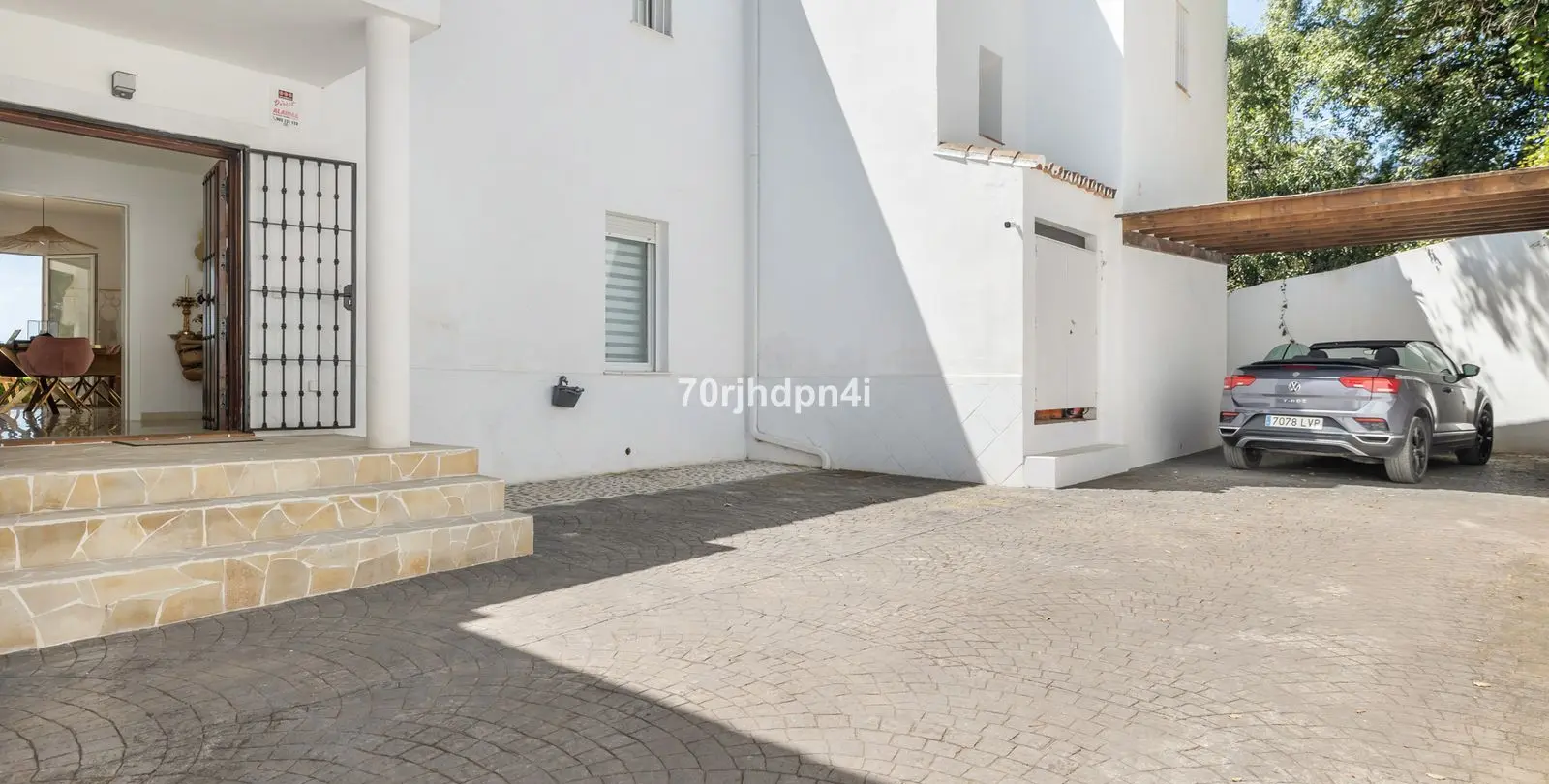 Продажа  отдельно стоящей виллы в Estepona 26