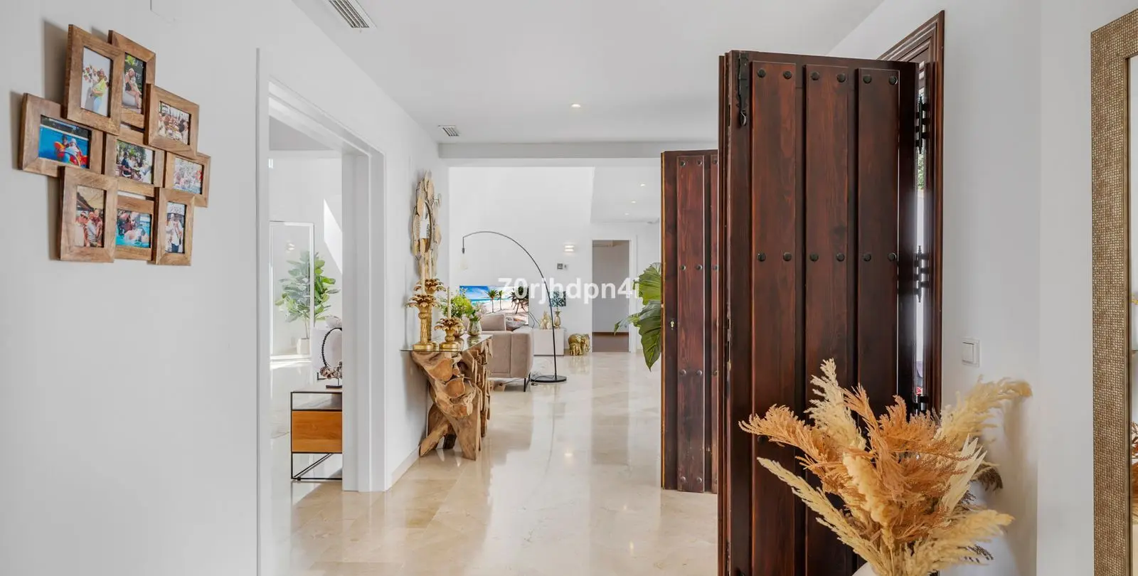Продажа  отдельно стоящей виллы в Estepona 45