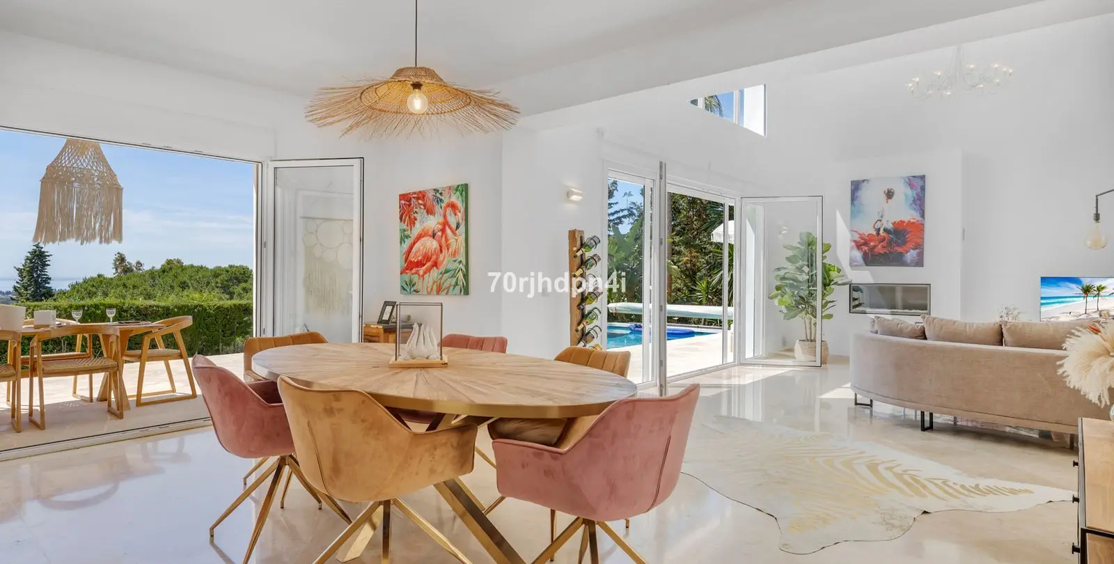 Продажа  отдельно стоящей виллы в Estepona 46