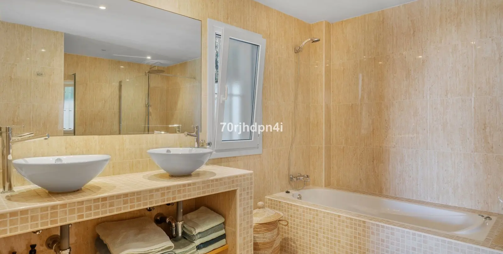 Продажа  отдельно стоящей виллы в Estepona 65