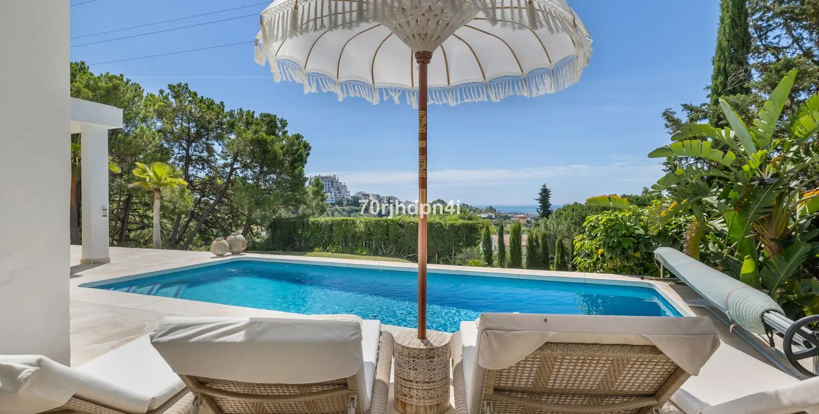 Продажа  отдельно стоящей виллы в Estepona 77
