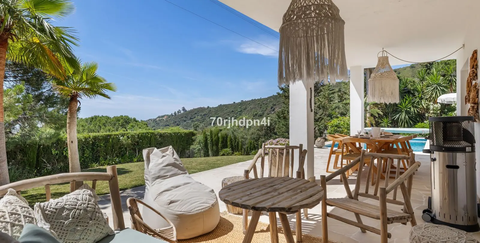 Продажа  отдельно стоящей виллы в Estepona 83