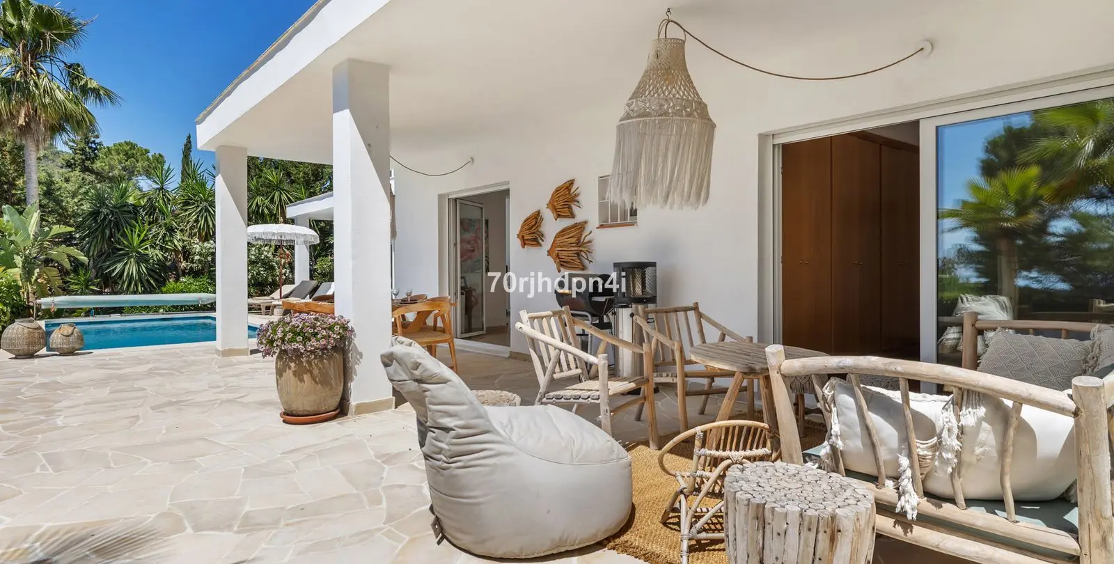 Продажа  отдельно стоящей виллы в Estepona 84