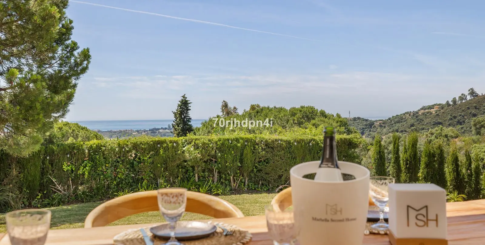 Продажа  отдельно стоящей виллы в Estepona 85