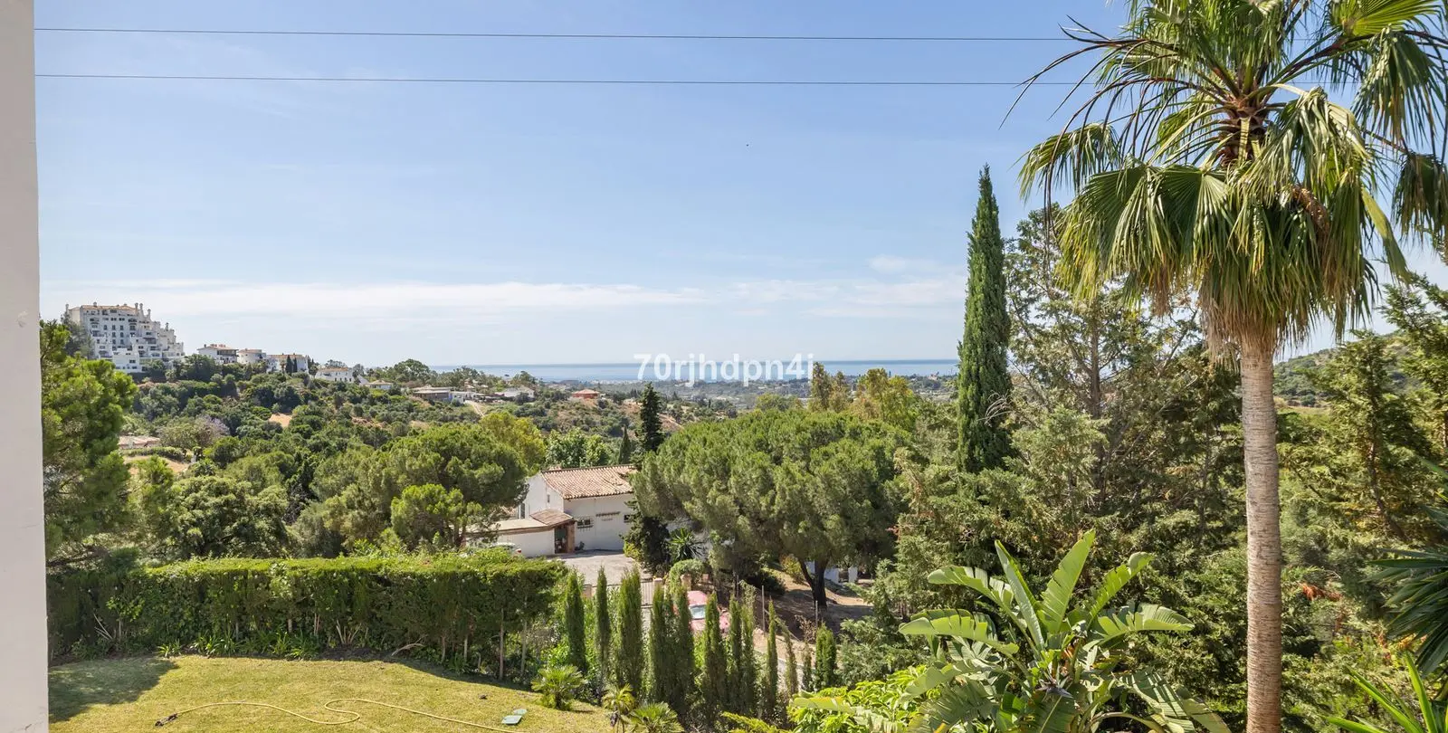 Продажа  отдельно стоящей виллы в Estepona 86