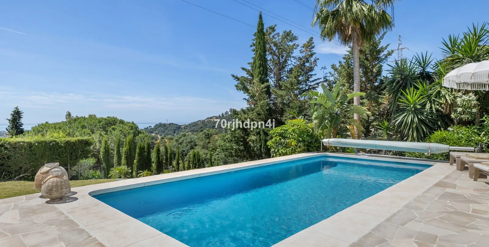 Продажа  отдельно стоящей виллы в Estepona 88