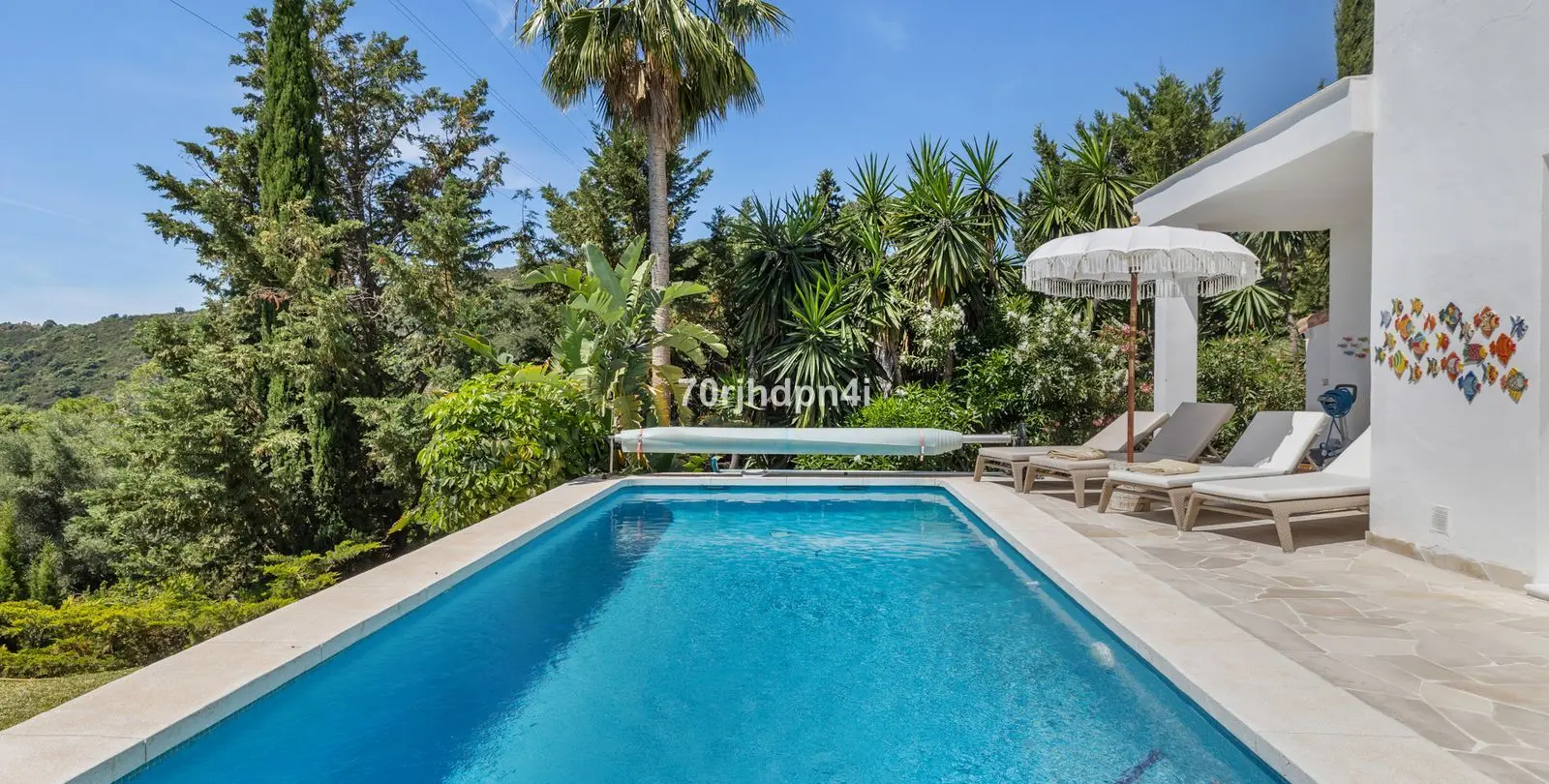 Продажа  отдельно стоящей виллы в Estepona 89