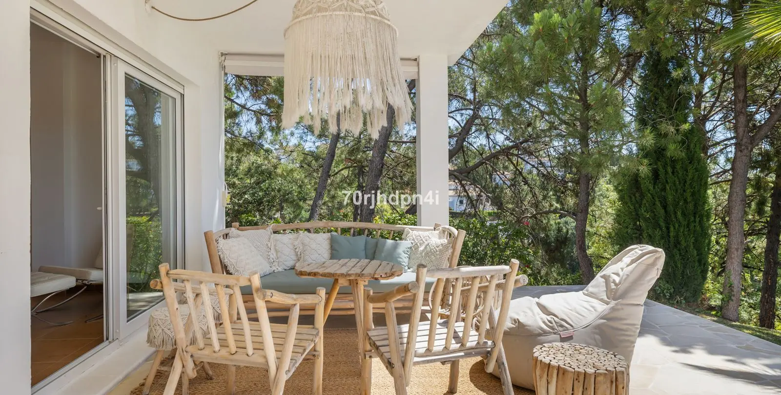 Продажа  отдельно стоящей виллы в Estepona 92