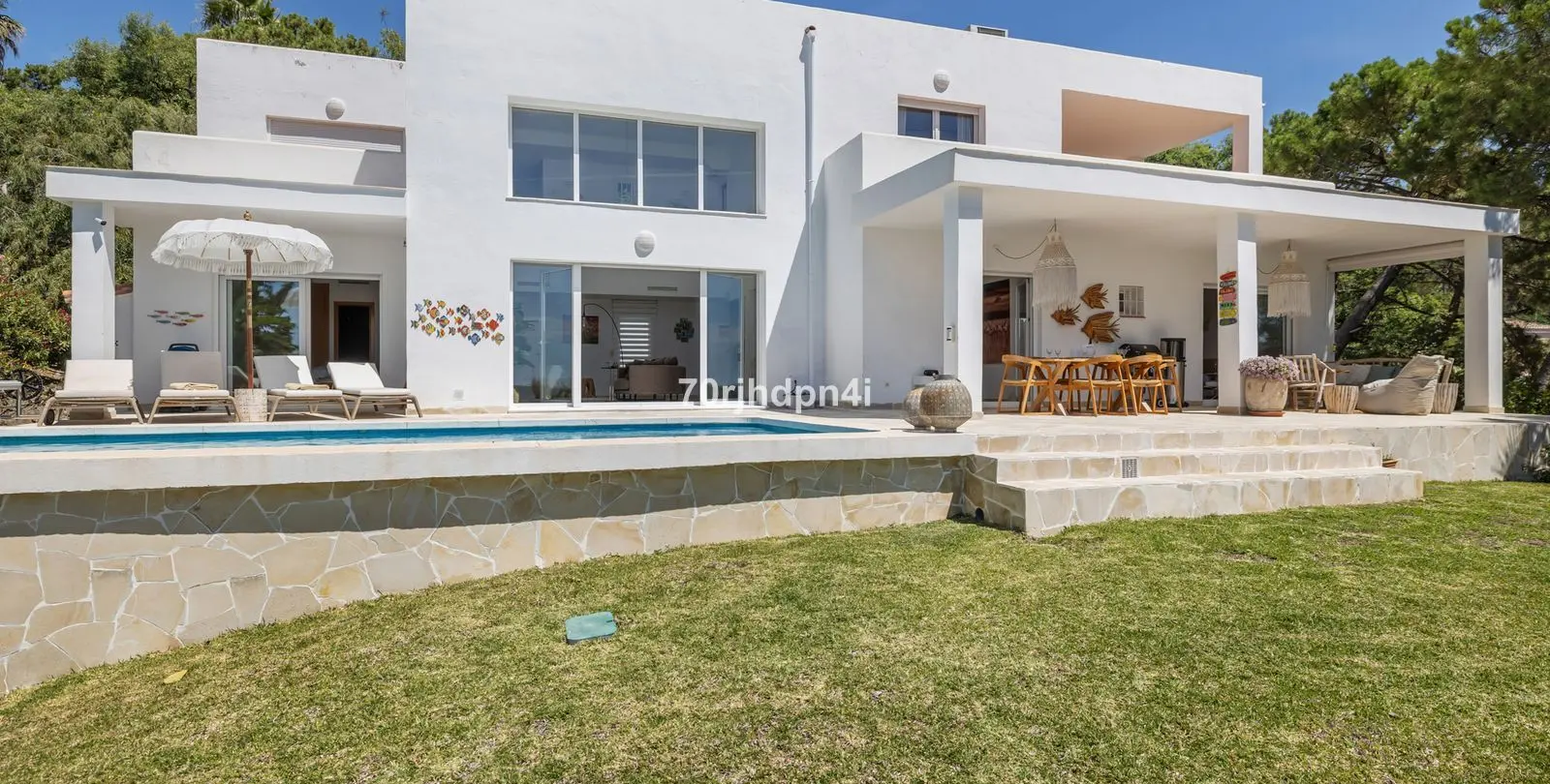 Продажа  отдельно стоящей виллы в Estepona 96