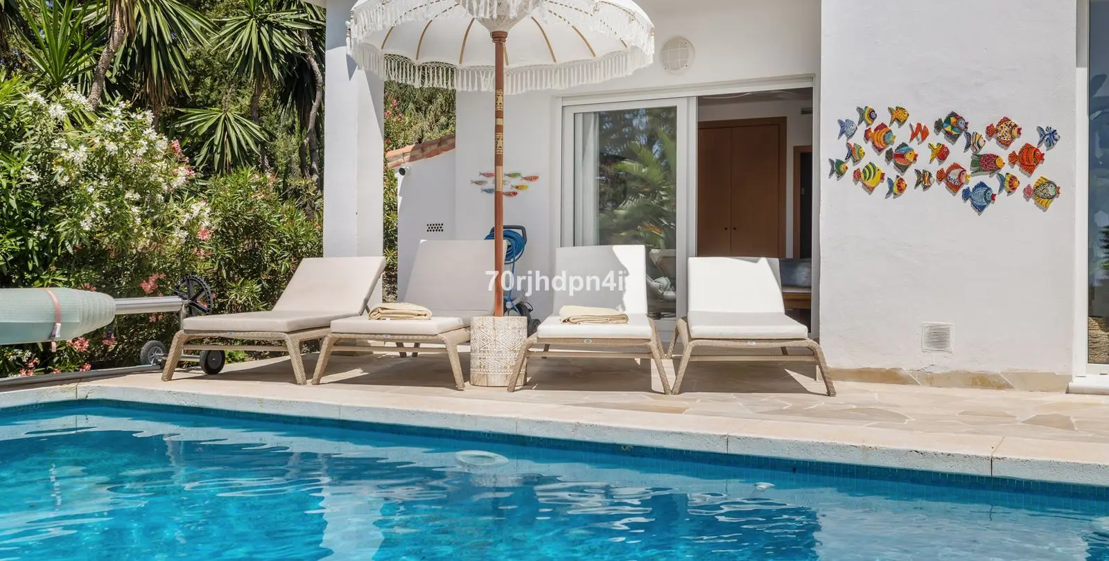 Продажа  отдельно стоящей виллы в Estepona 97