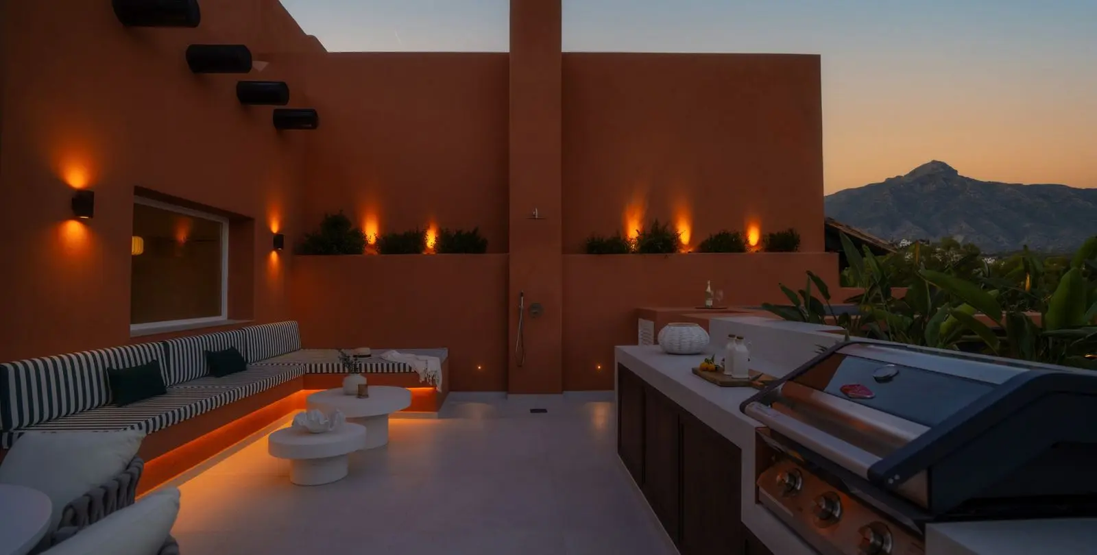 Sale of penthouse duplex in Nueva Andalucía 8