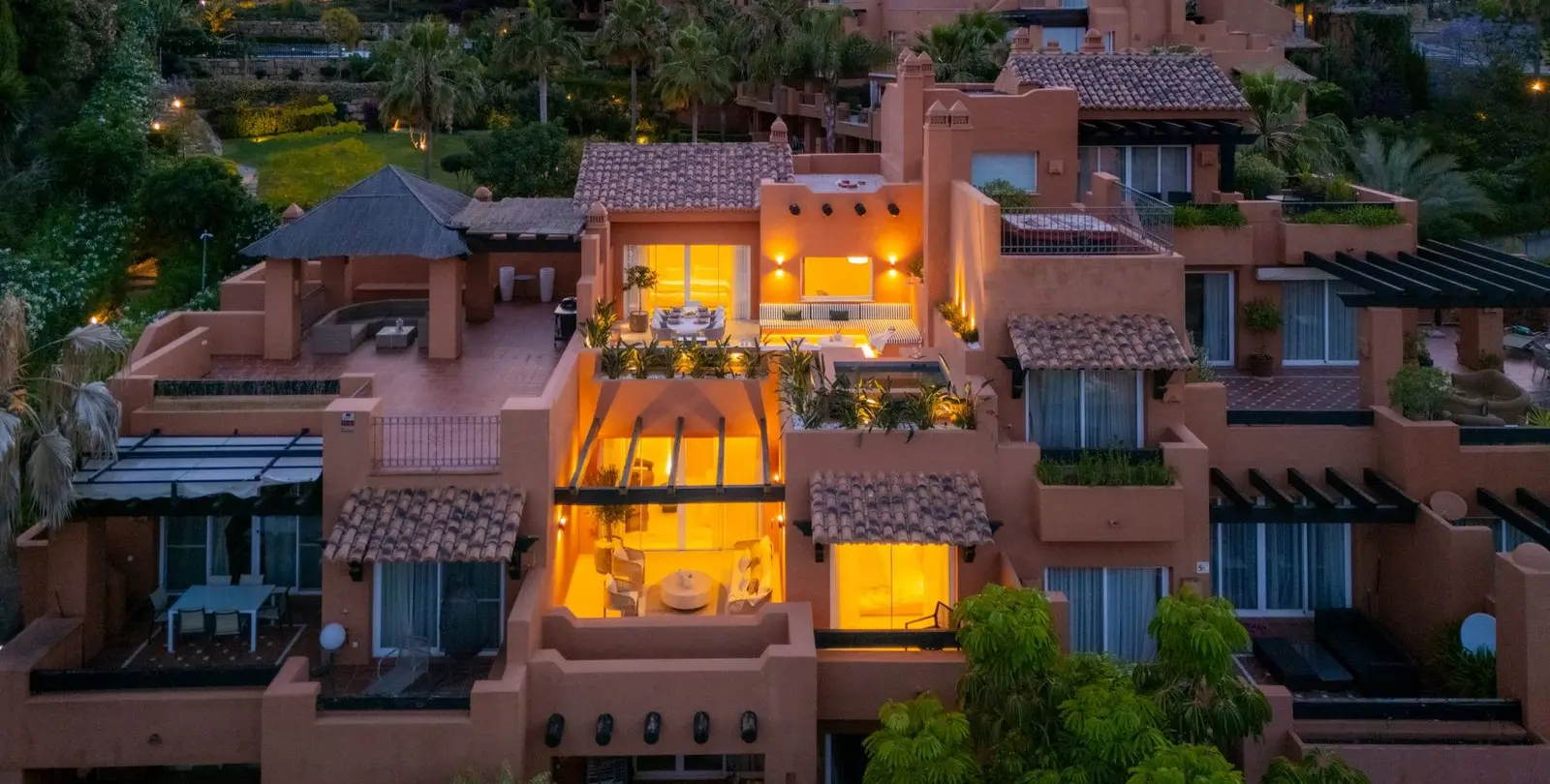 Sale of penthouse duplex in Nueva Andalucía 17