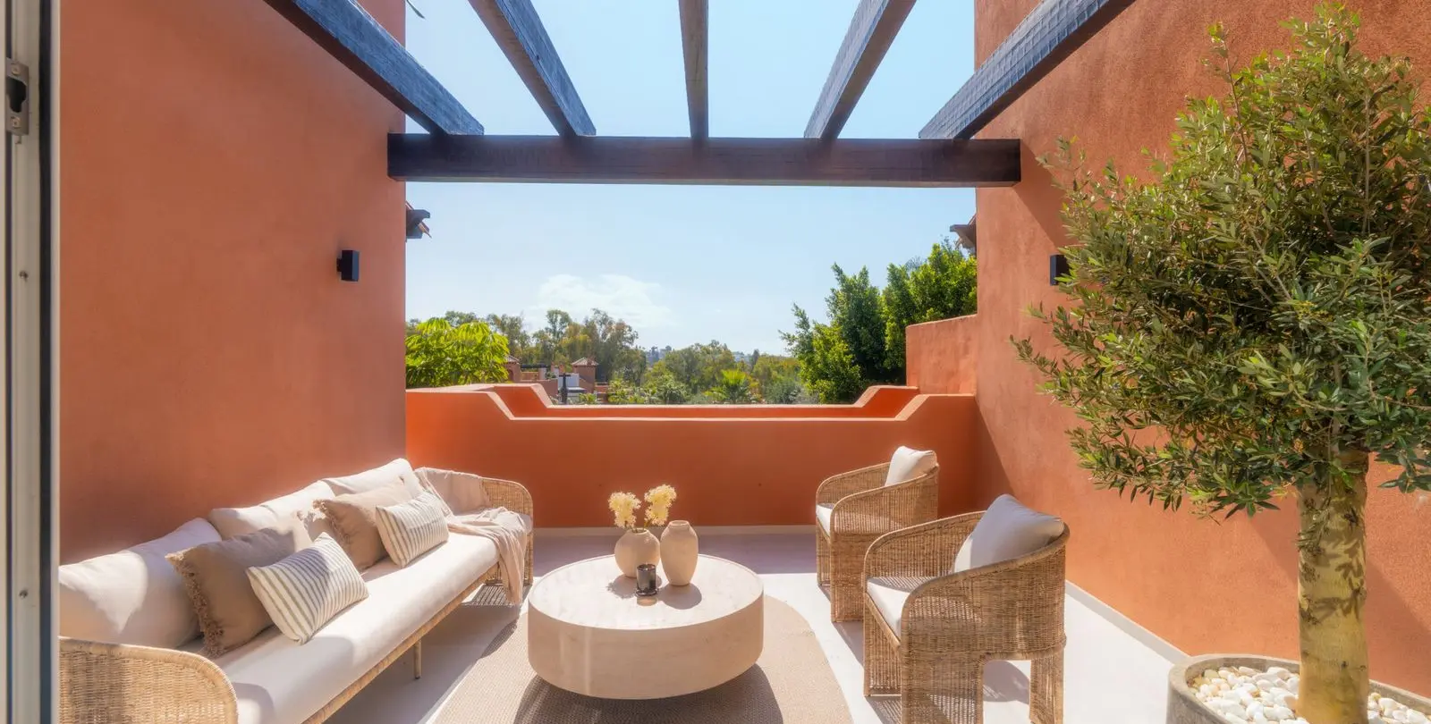 Sale of penthouse duplex in Nueva Andalucía 21