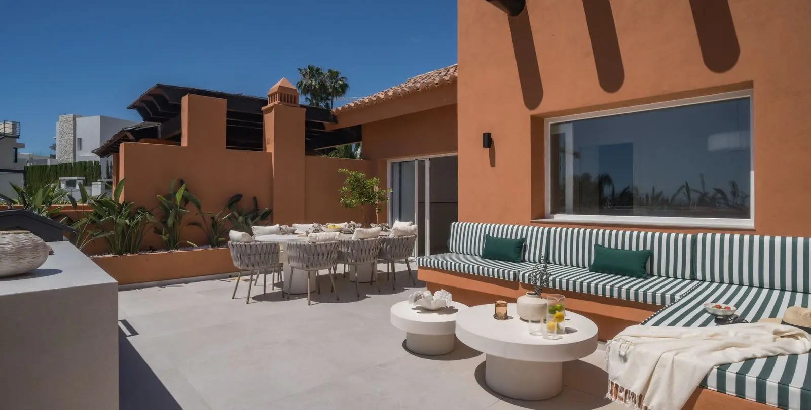 Sale of penthouse duplex in Nueva Andalucía 37