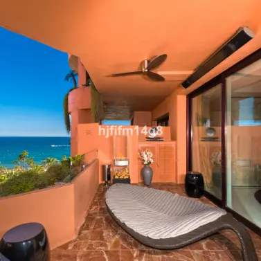 Venta de apartamento en planta media en Estepona