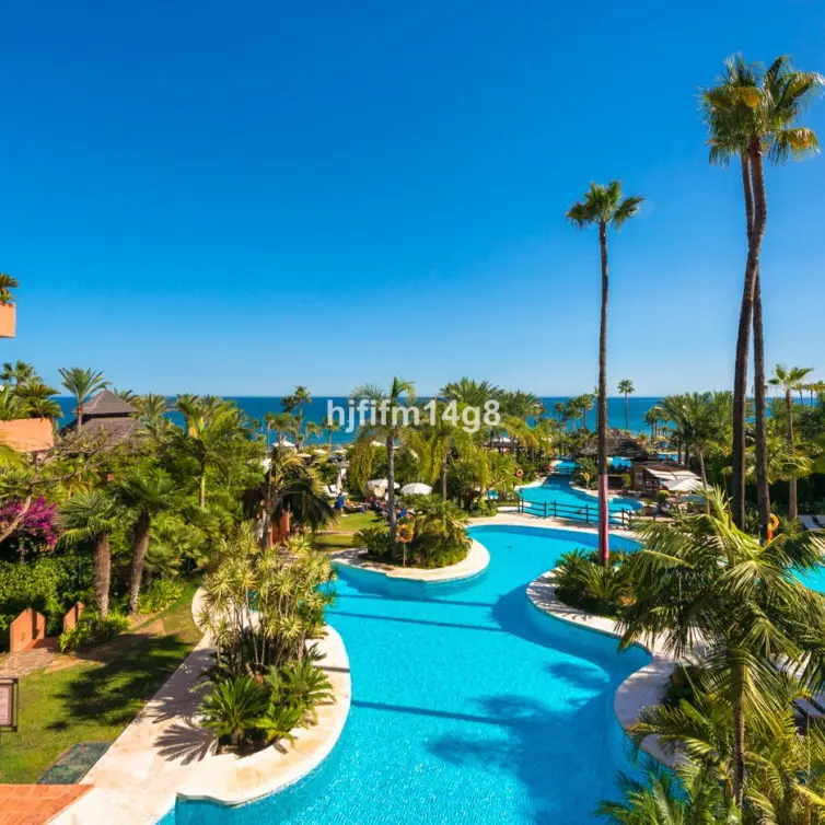 Продажа апартаментов на среднем этаже в Estepona