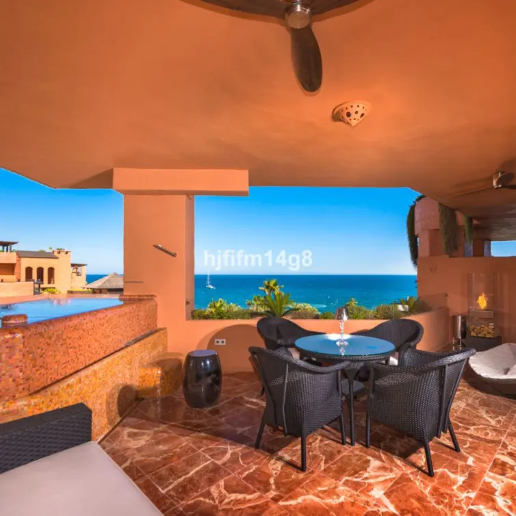 Продажа апартаментов на среднем этаже в Estepona
