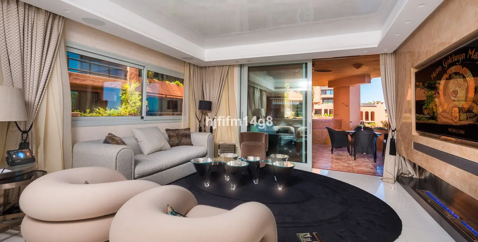 Sale of middle floor apartment in Estepona 5