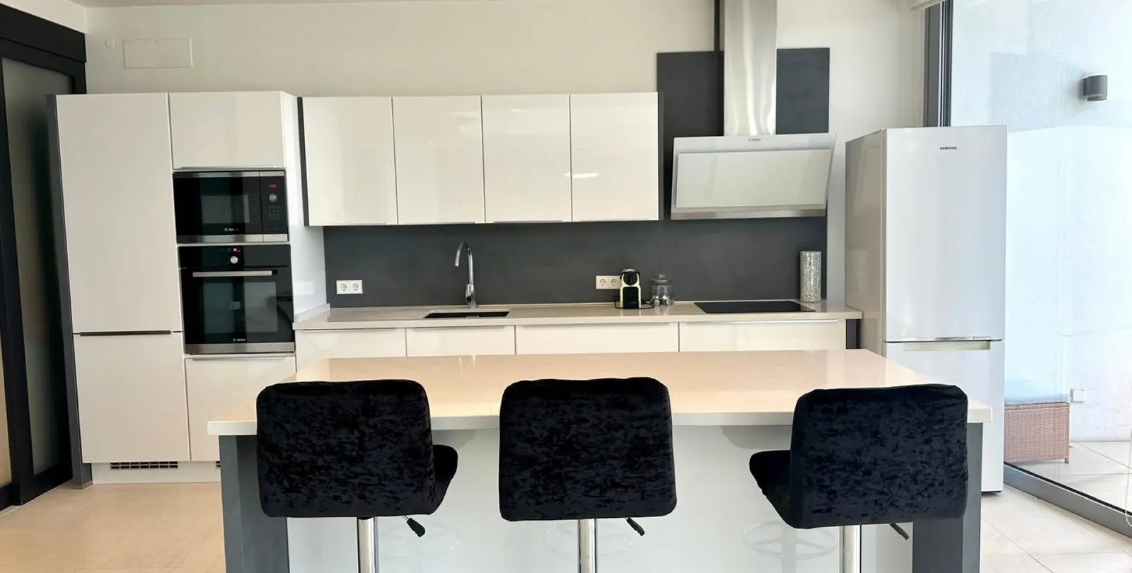 Sale of townhouse in The Golden Mile 8