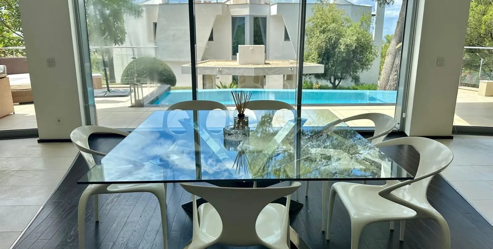 Sale of townhouse in The Golden Mile 10