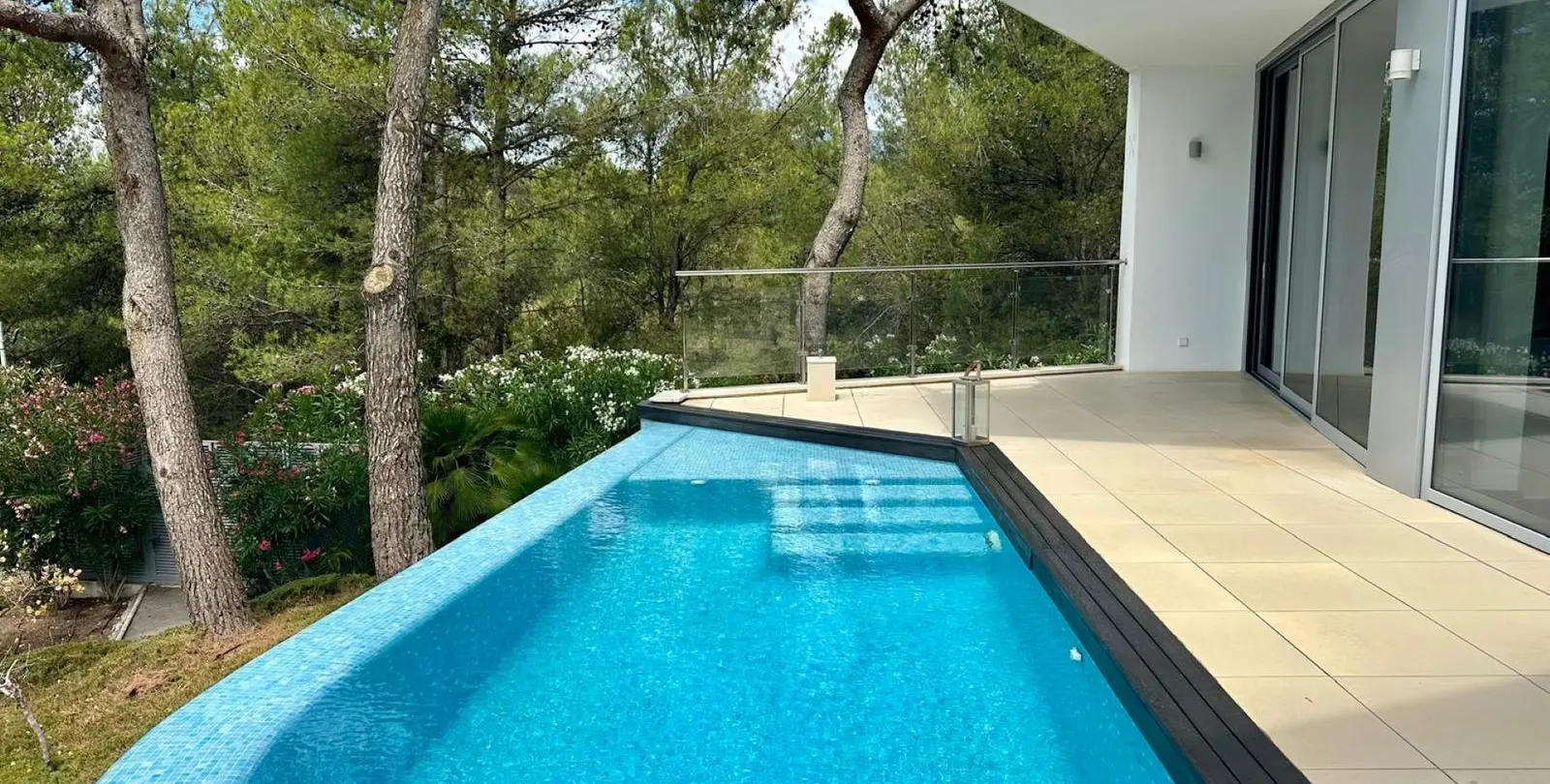 Sale of townhouse in The Golden Mile 21