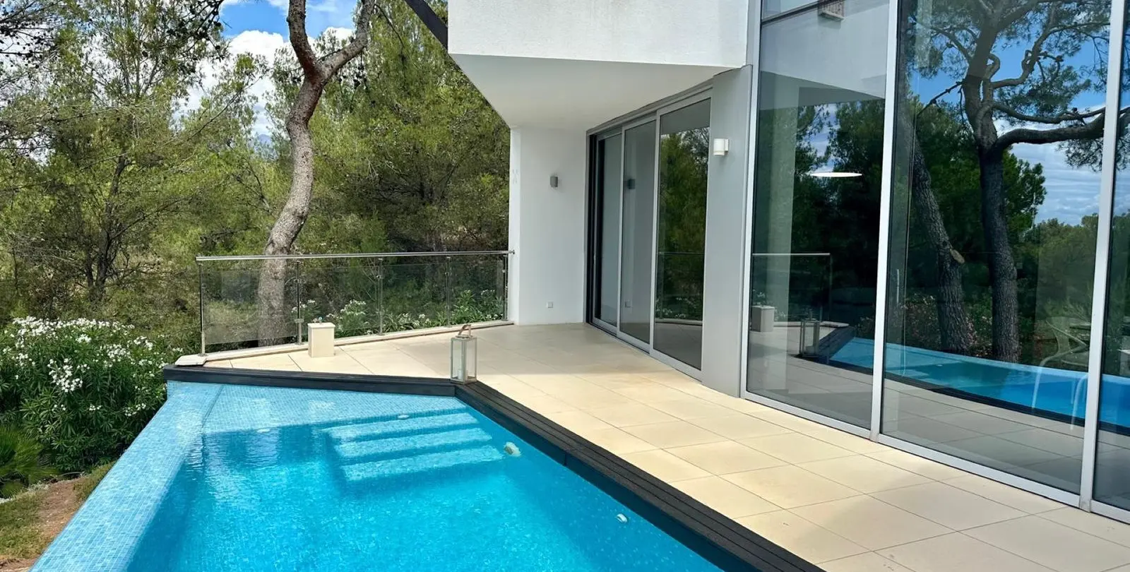 Sale of townhouse in The Golden Mile 23