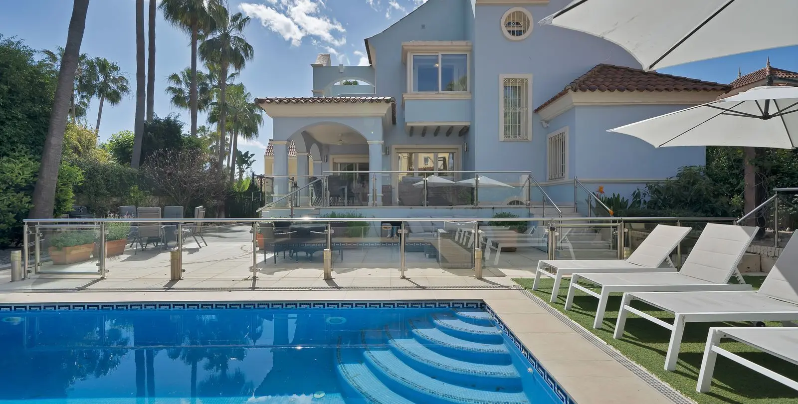 Продажа дома на две семьи в Puerto Banús 5