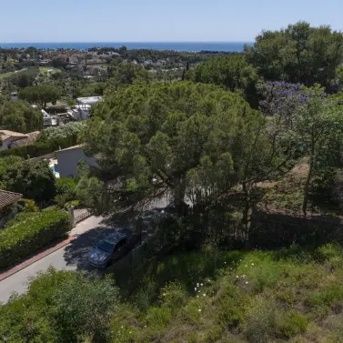 Venta de parcela residencial en Nueva Andalucía