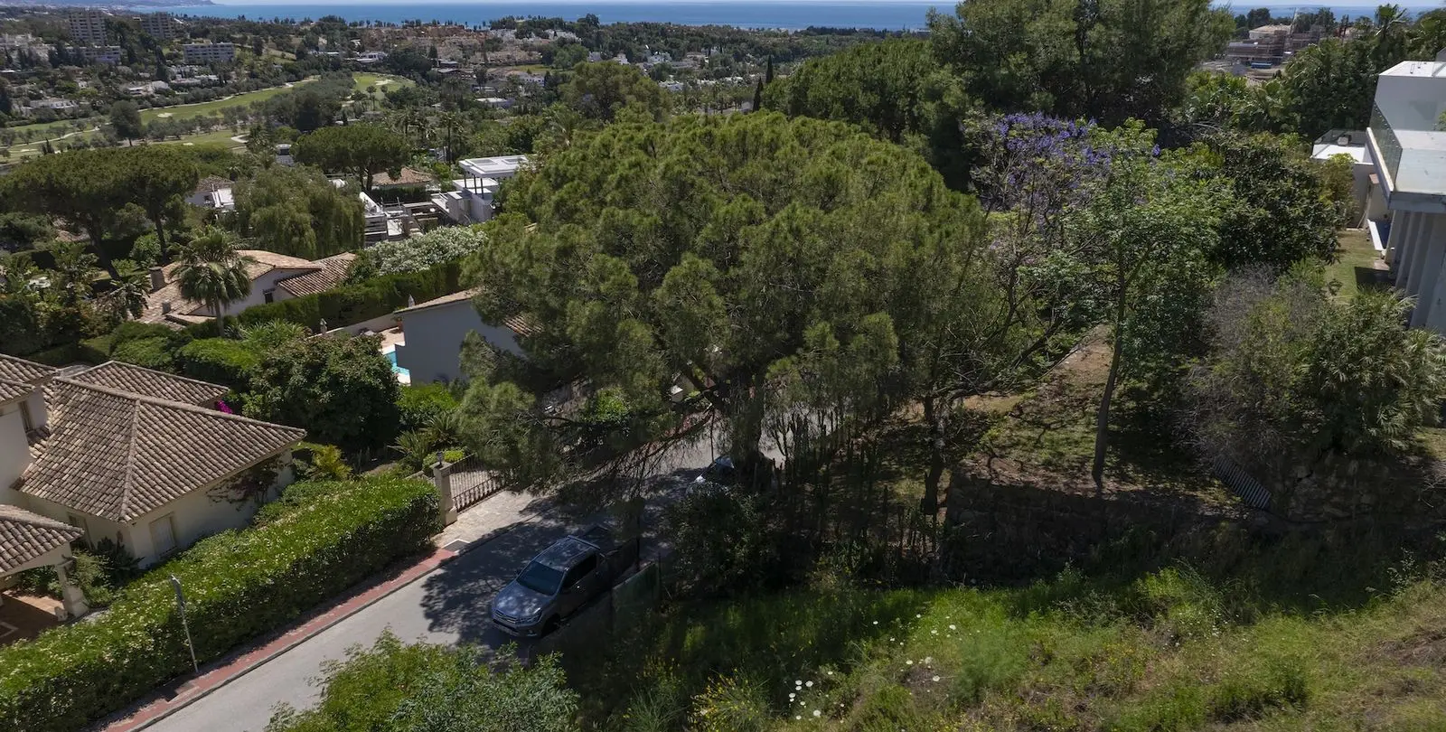 Sale of residential plot in Nueva Andalucía 2