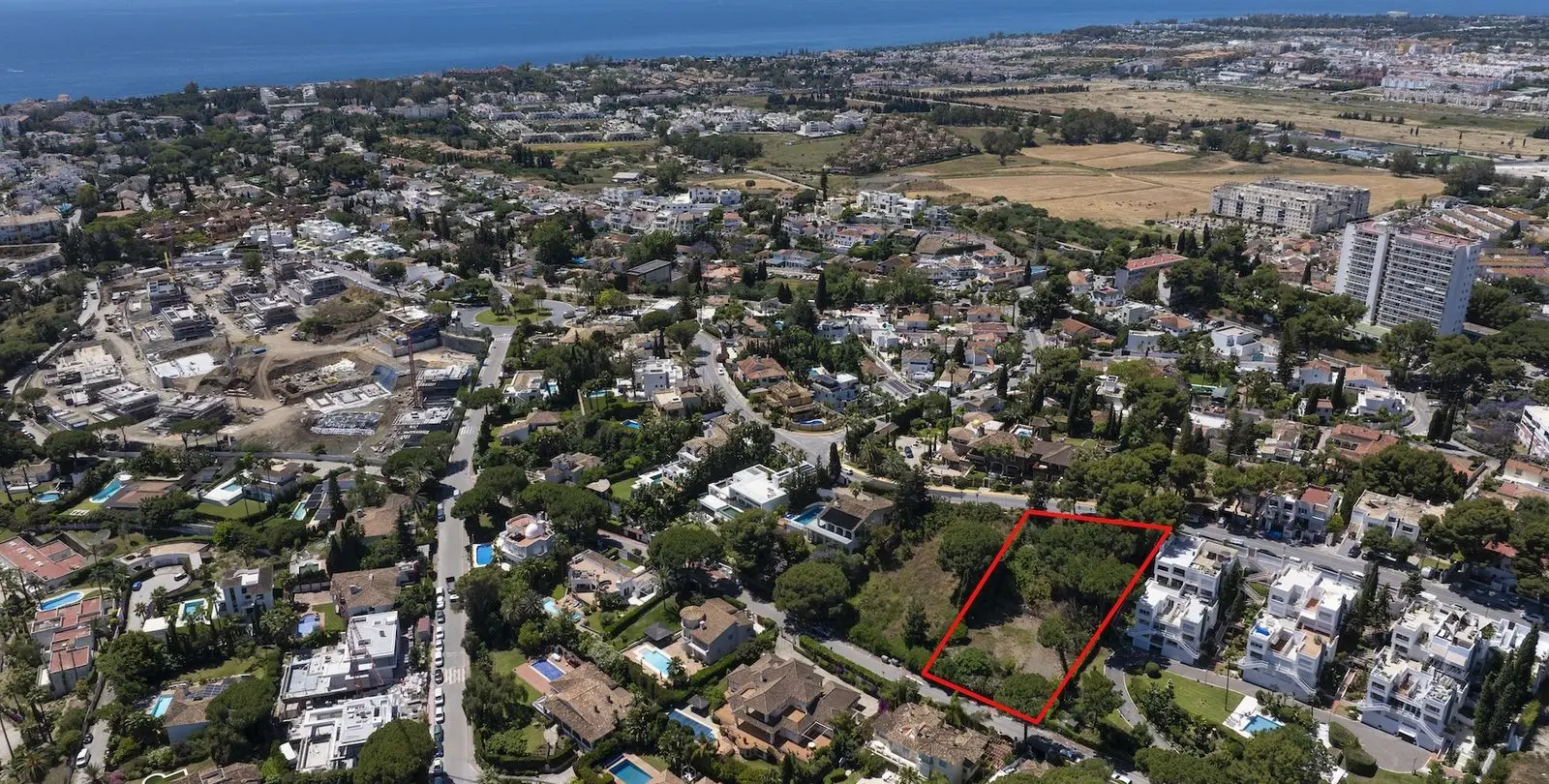 Sale of residential plot in Nueva Andalucía 19
