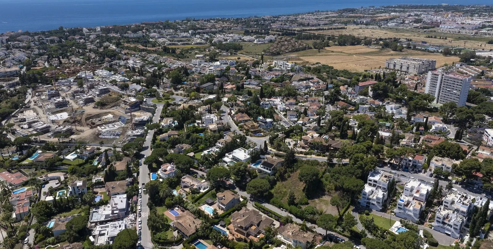 Sale of residential plot in Nueva Andalucía 20