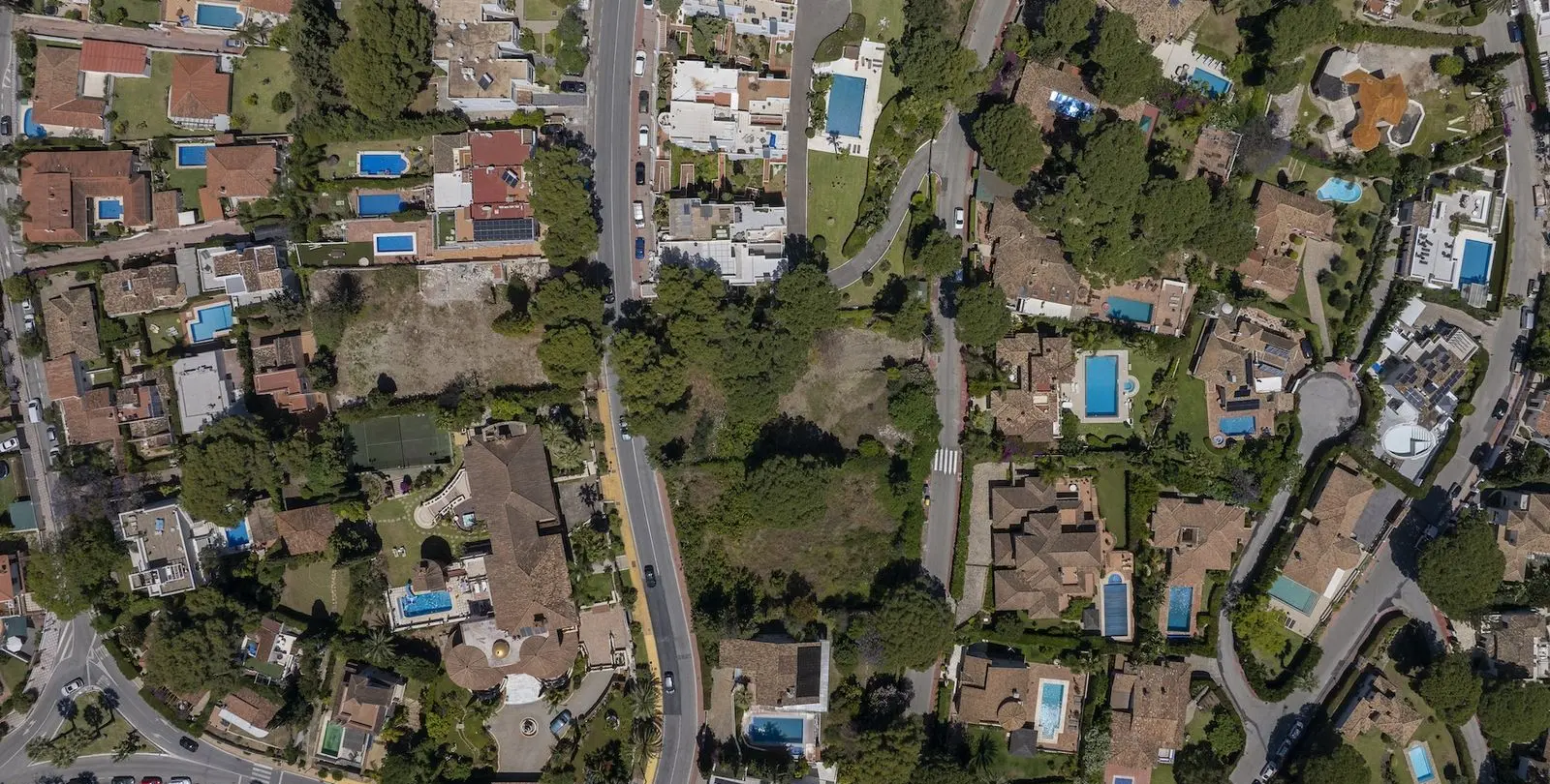 Sale of residential plot in Nueva Andalucía 21