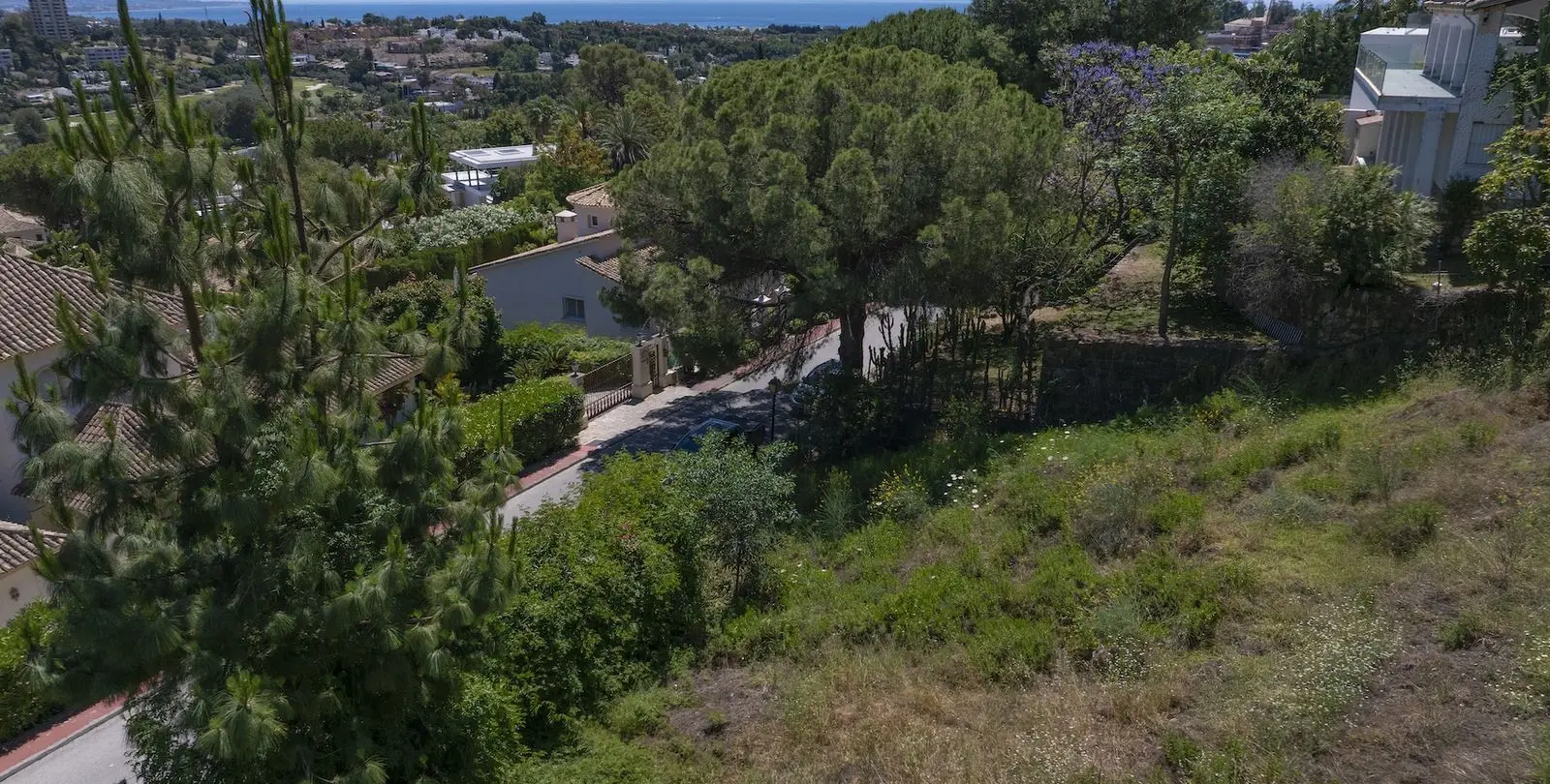 Sale of residential plot in Nueva Andalucía 24