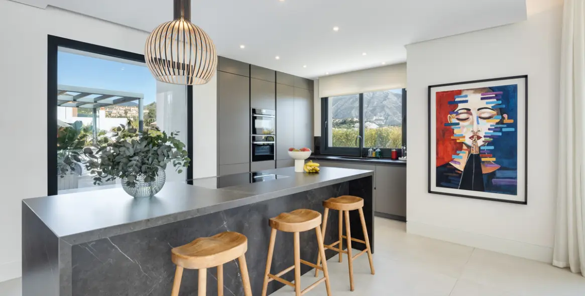 Venta de villa independiente en Nueva Andalucía 3