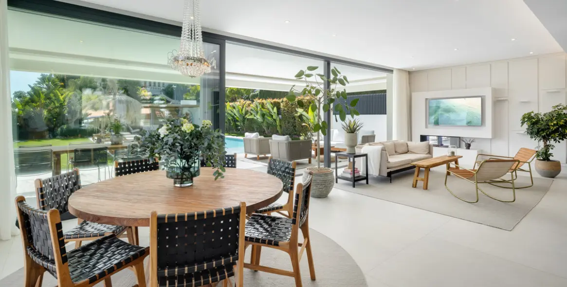 Venta de villa independiente en Nueva Andalucía 4