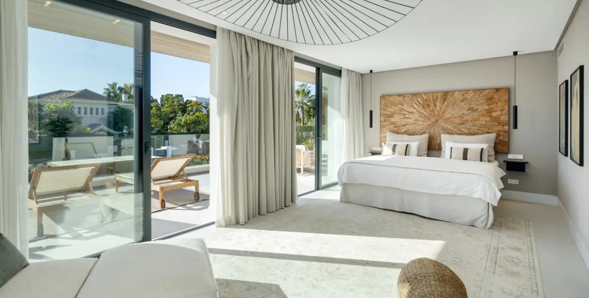 Venta de villa independiente en Nueva Andalucía 5