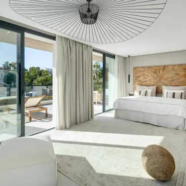 Venta de villa independiente en Nueva Andalucía